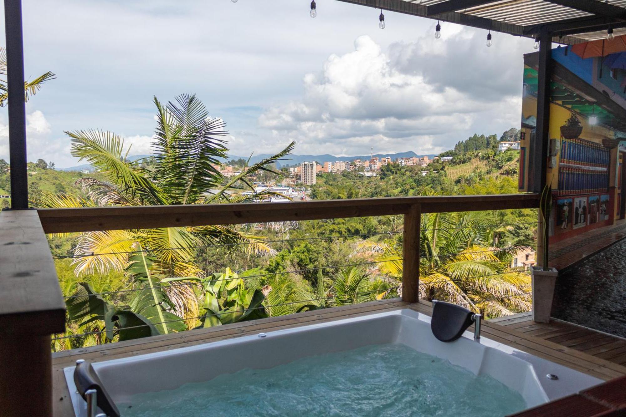 Mayka Cabanas Con Jacuzzi Guatape Bagian luar foto